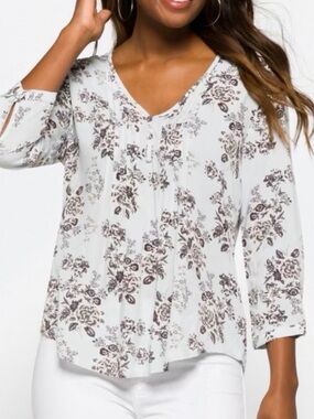 fun 2 fun pleated detail Light Blue Gray Floral V-Neck Peasant Top XL